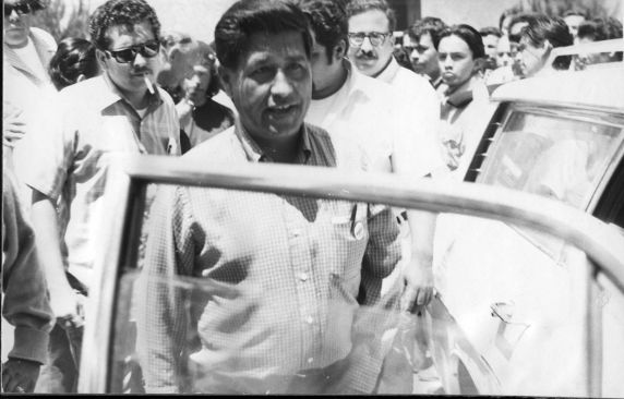 (3371) Ray Olives, Cesar Chavez, Manuel Unanday, Marshall Ganz, 1970 (3371) Ray Olives, Cesar Chavez, Manuel Unanday, Marshall Ganz, 1970